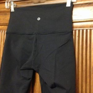 Lululemon Wunder Under HR Crop Full On Luon. EUC